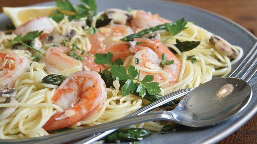 Prawn and asparagus pasta