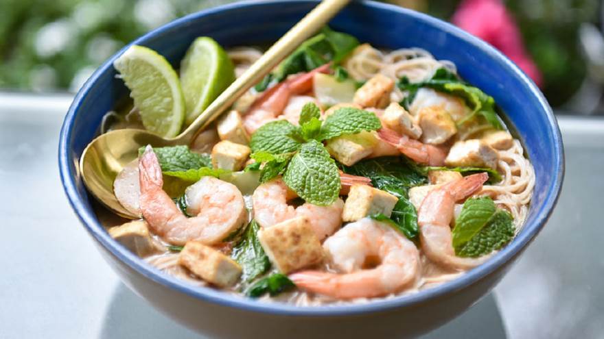 Prawn and noodle soup
