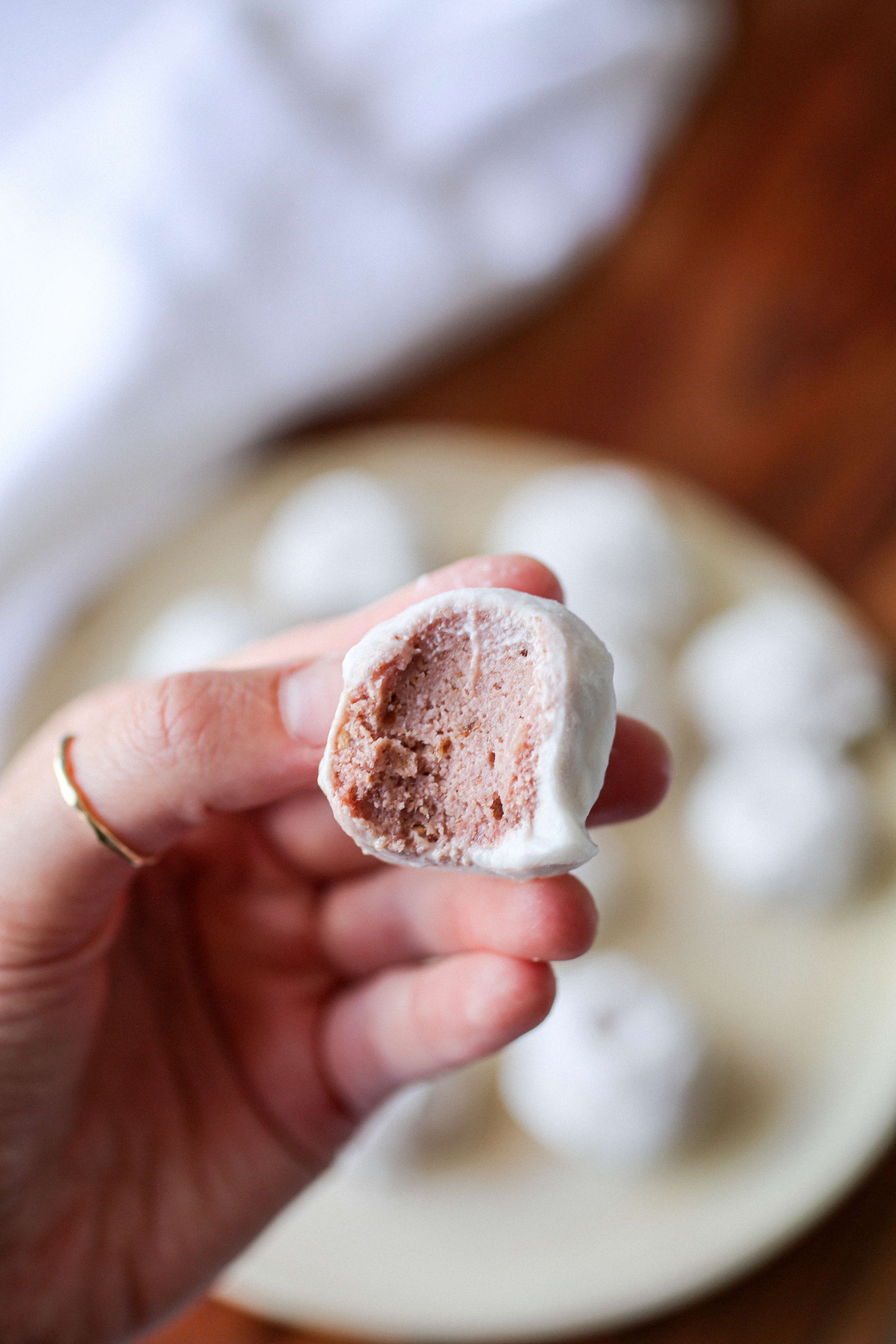 Raspberry Cheesecake Yoghurt Bites